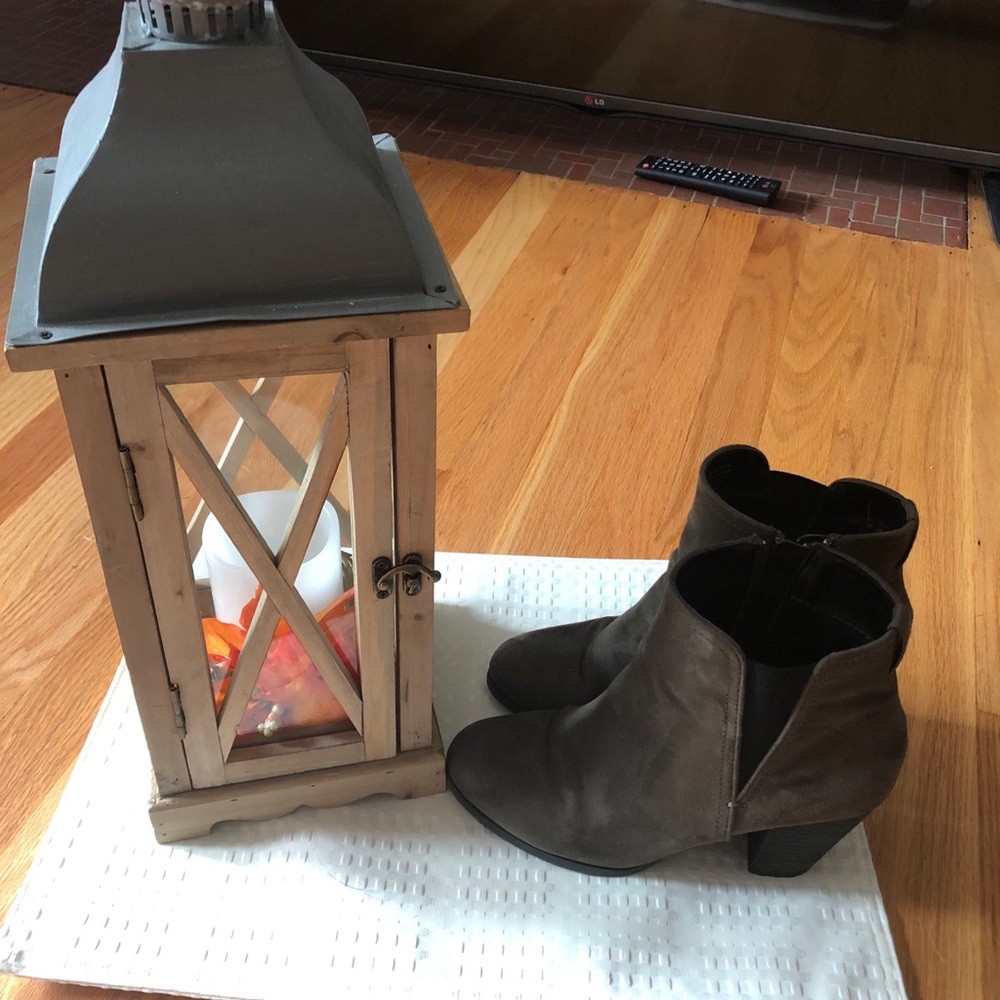 ankle booties - Picture 2 of 8
